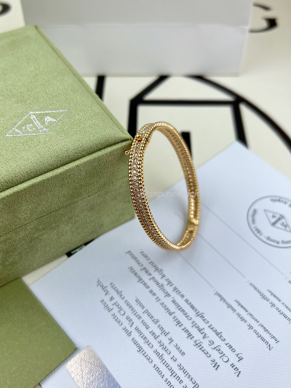 Van Cleef Arpels Full Diamond Bracelet (3) - www.newkick.vip